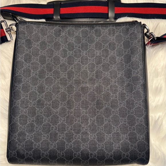 Gucci Gray and Black Messenger Bag - Picture 2 of 16